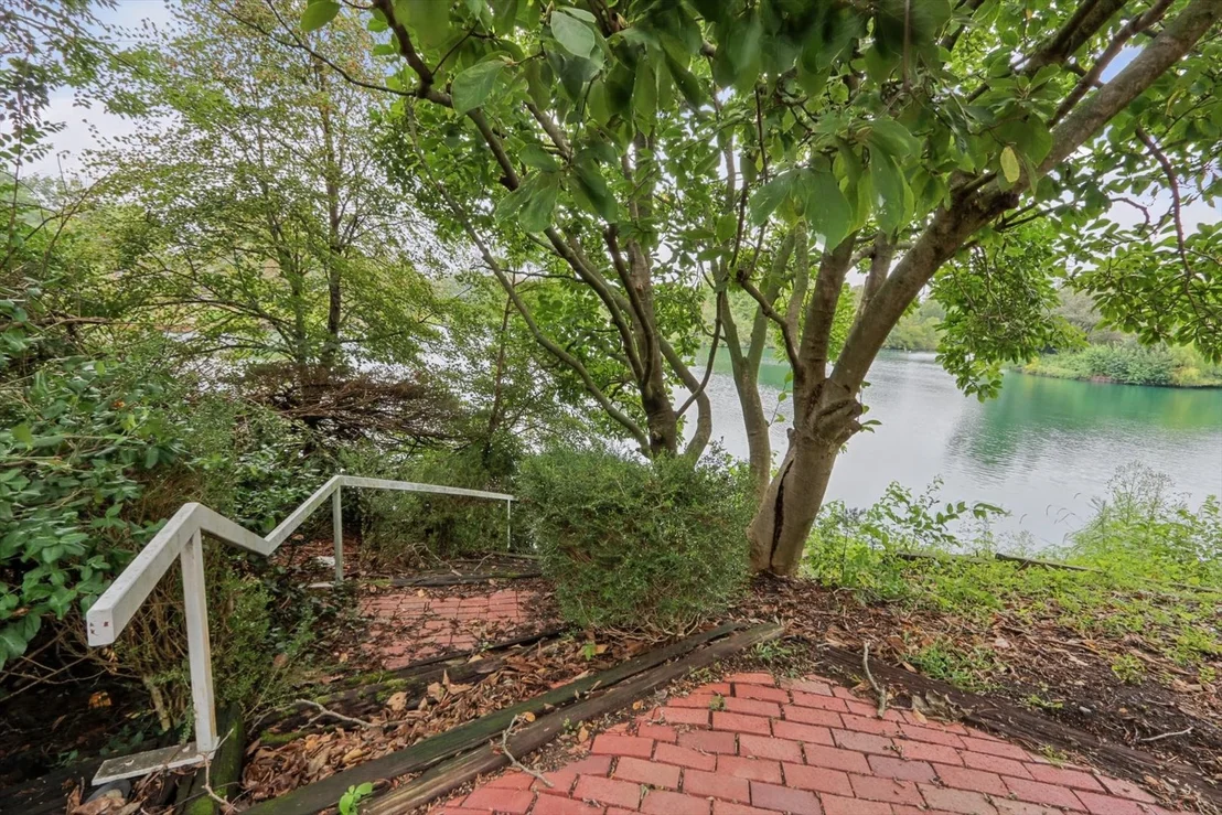 Photo of 1913 Moraine Drive