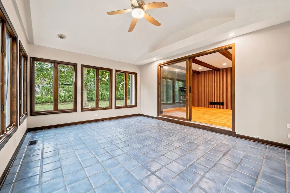 Photo of 1221 W Sable Drive