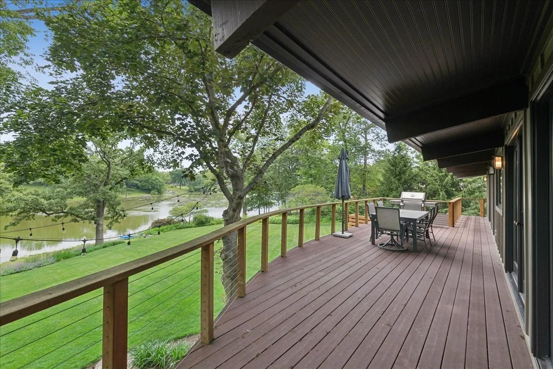 Photo of 83 Lakeview Parkway