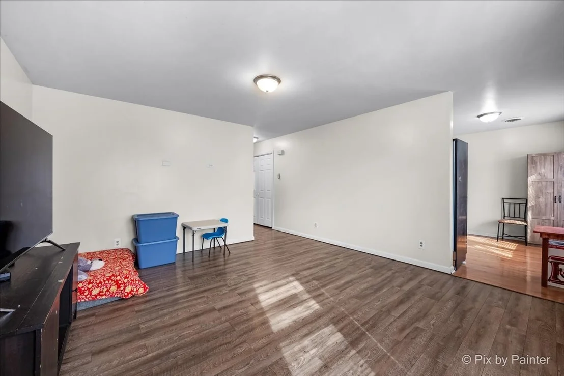 Photo of 705 Hawthorne Lane