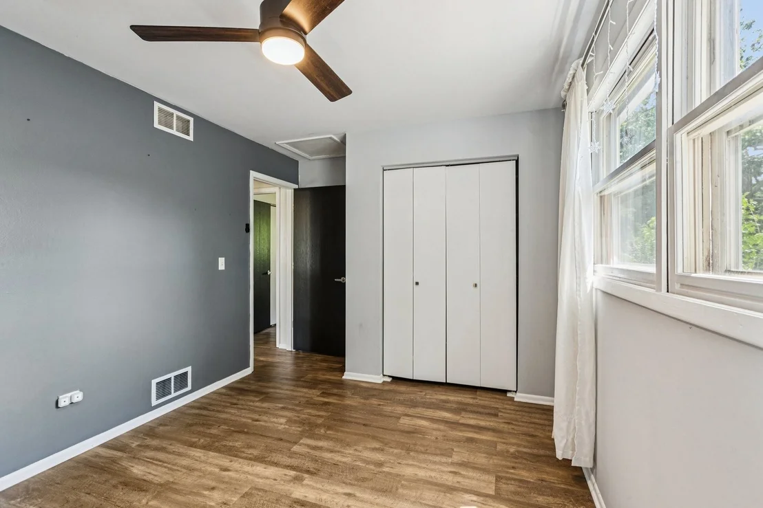 Photo of 710 Greenbriar Lane