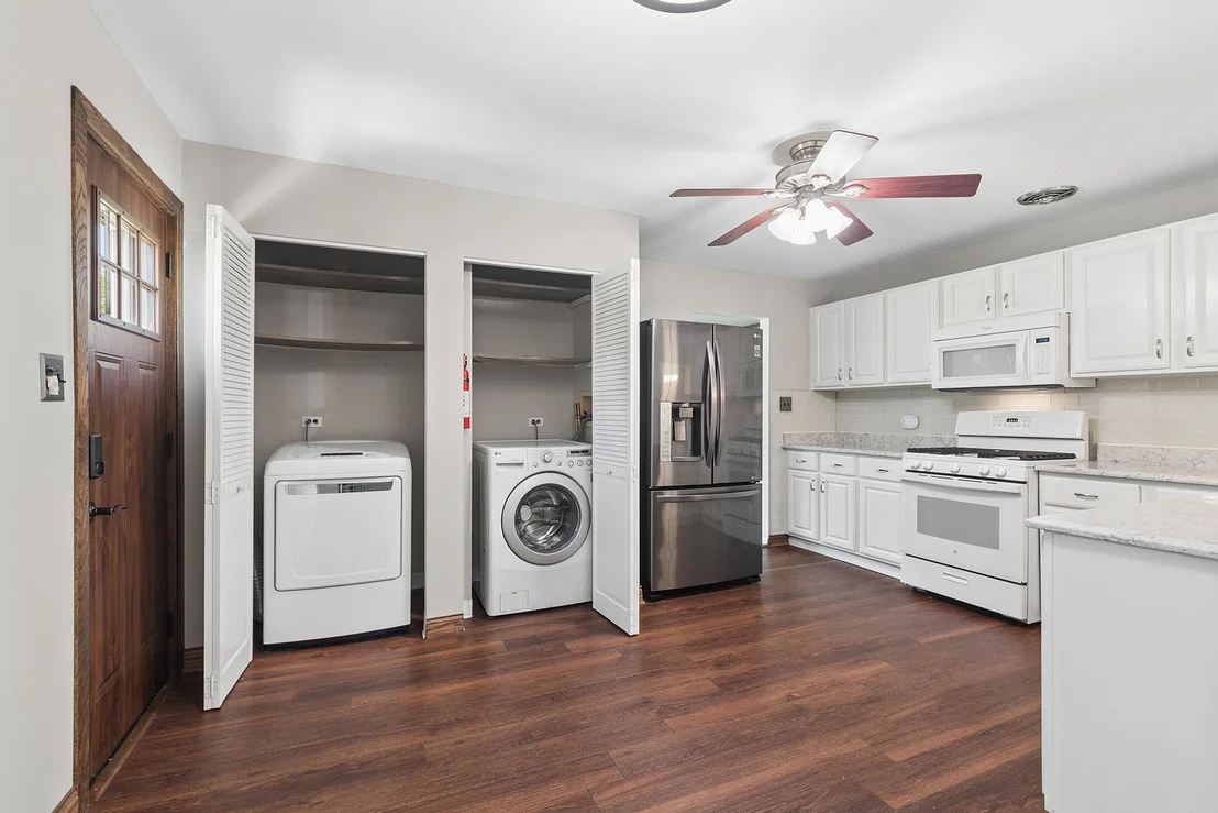Photo of 6853 Saratoga Drive