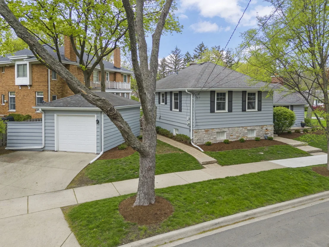 Photo of 258 Crest Road