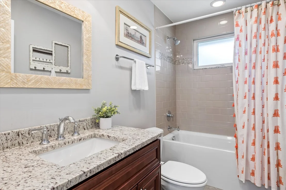 Photo of 1041 Longmeadow Drive