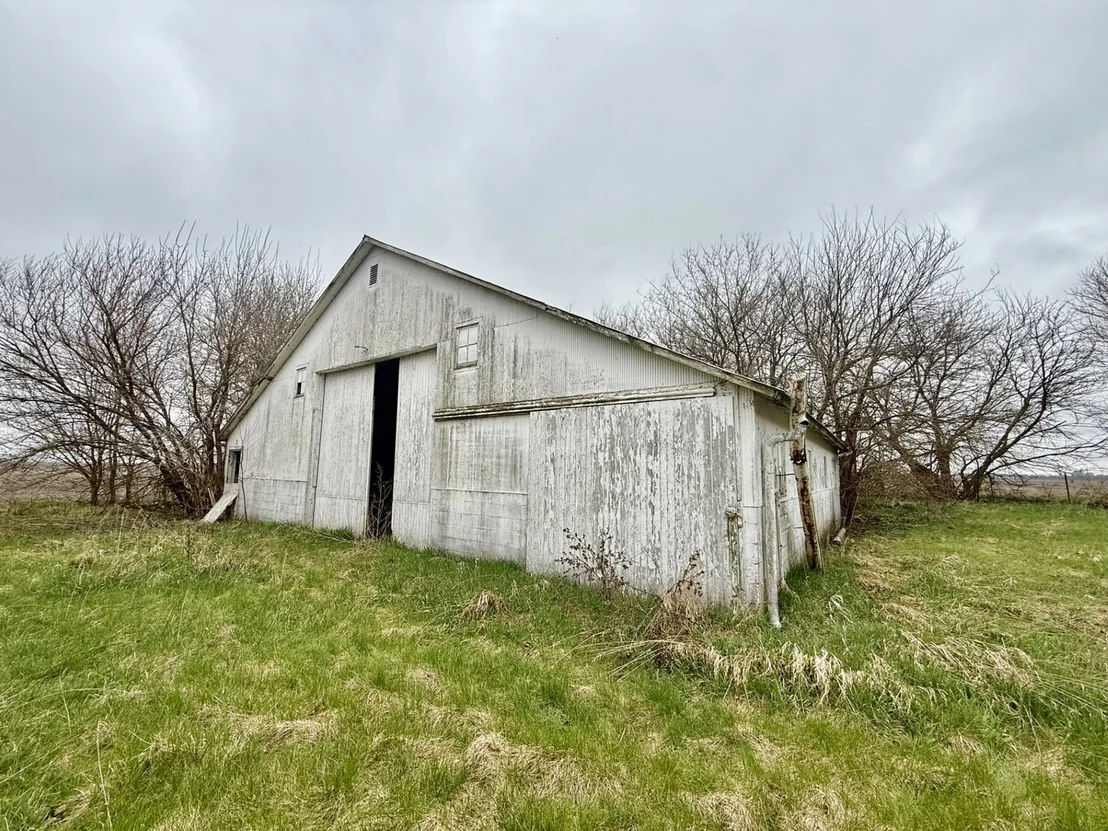 Photo of 656 N 6th Road