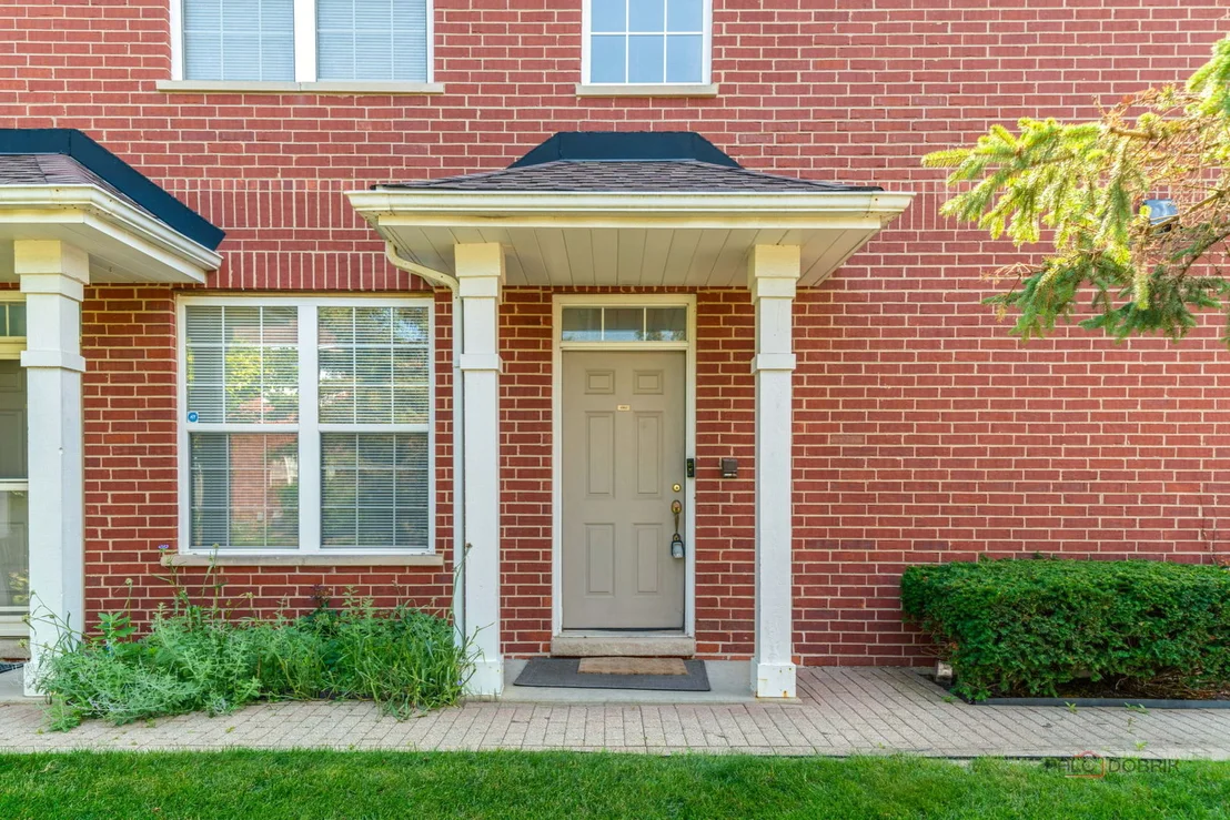 Photo of 1002 Kensington Drive