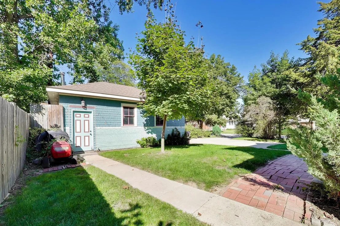 Photo of 582 PARK Street