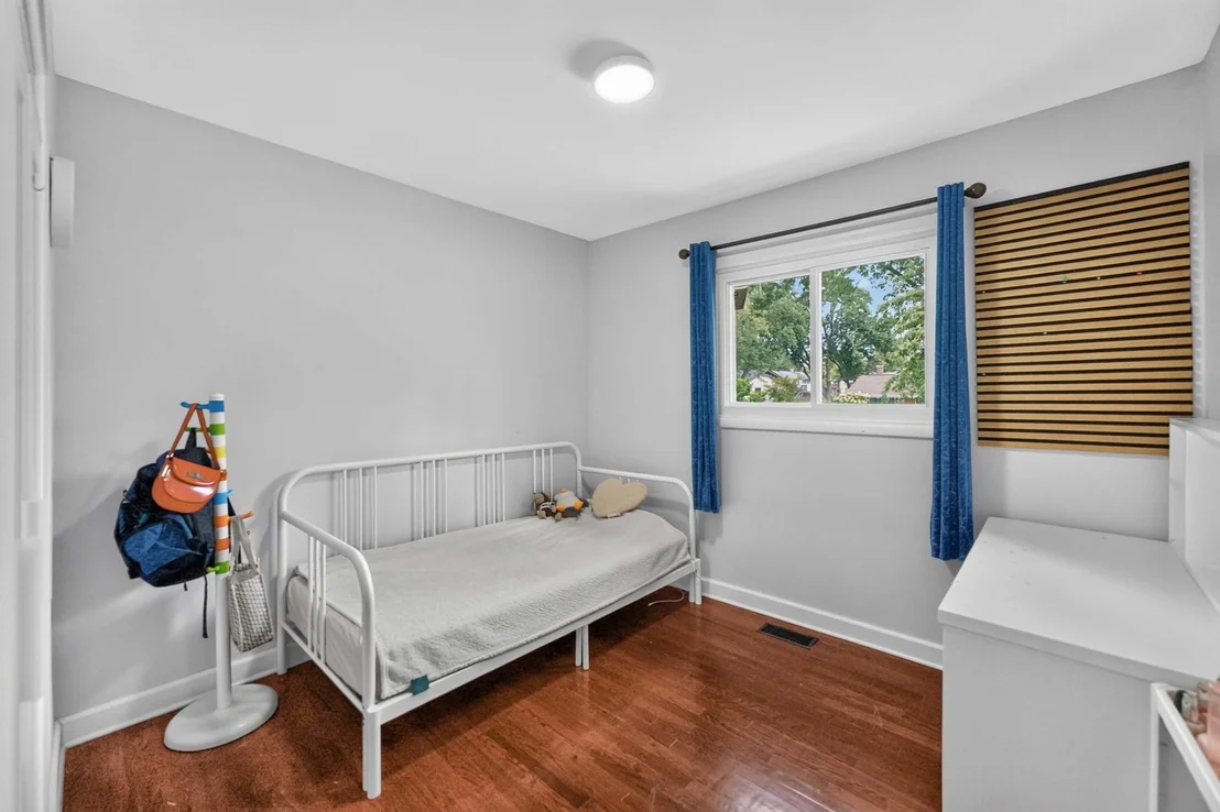 Photo of 535 Edgemont Lane