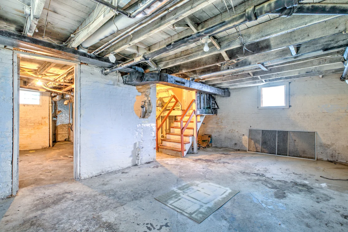 Photo of 310 N Mclean Street