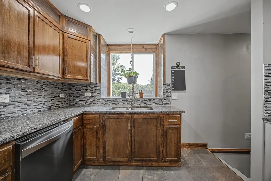 Photo of 111 7th Street