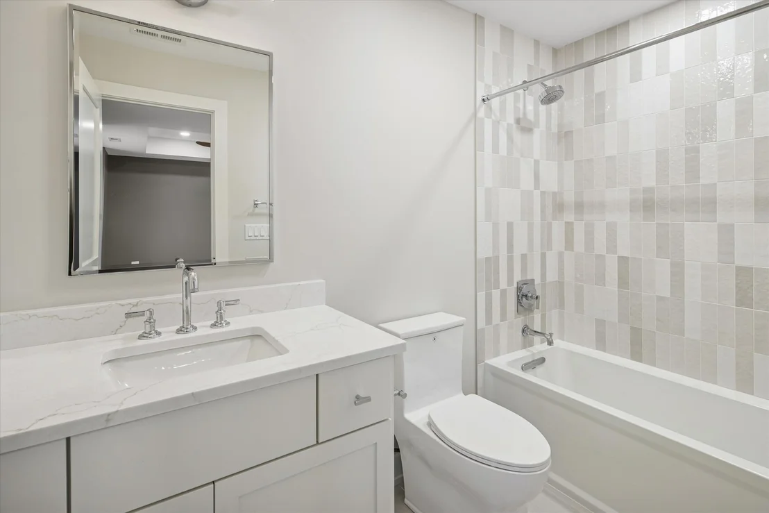 Photo of 498 W 3rd Avenue