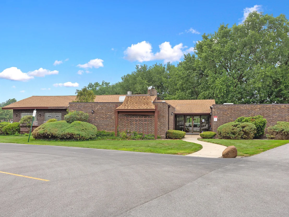 Photo of Unit 406 at 830 Elder Road