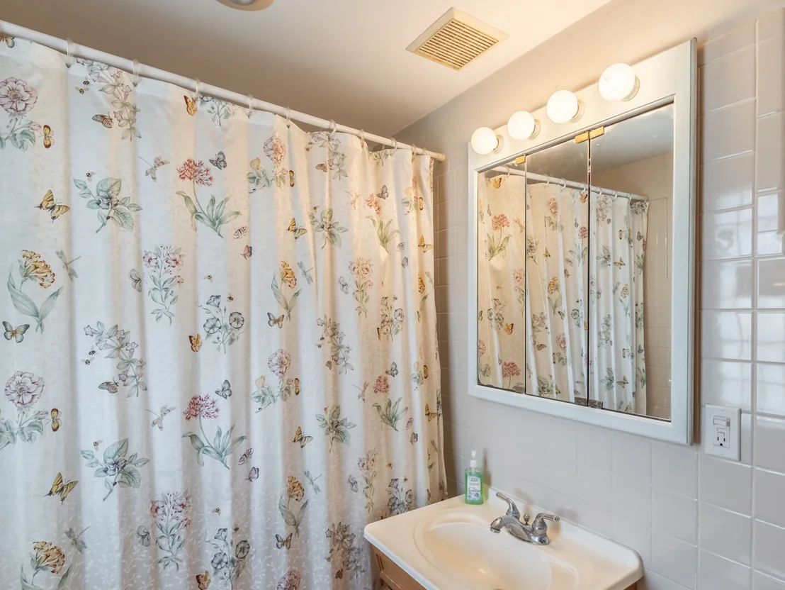 Photo of 5477 N Octavia Avenue