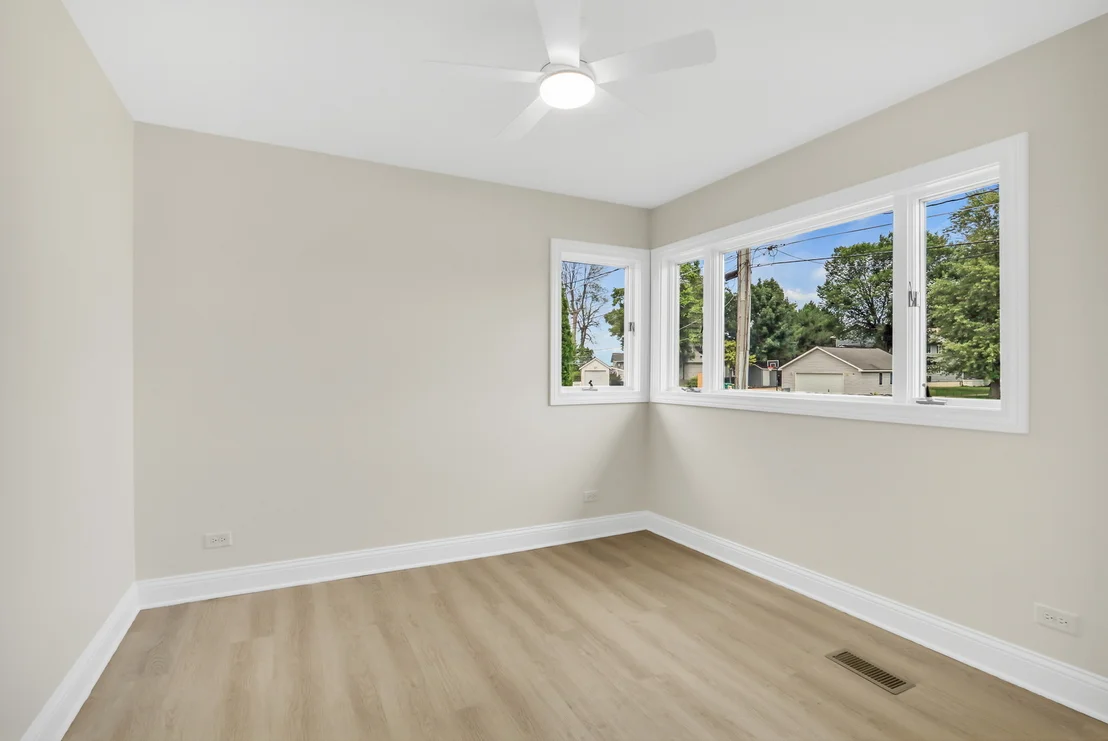 Photo of 28 Lakeside Lane