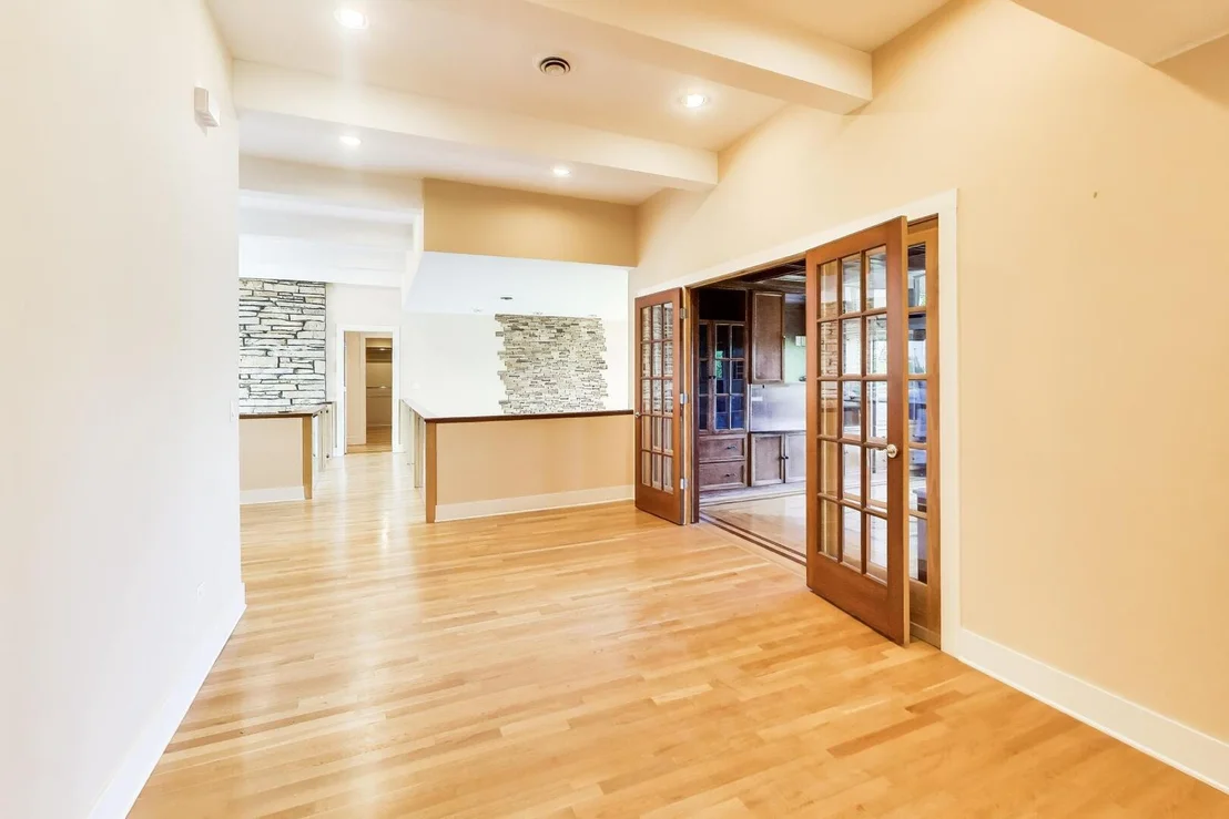 Photo of 2100 Valley Lo Lane