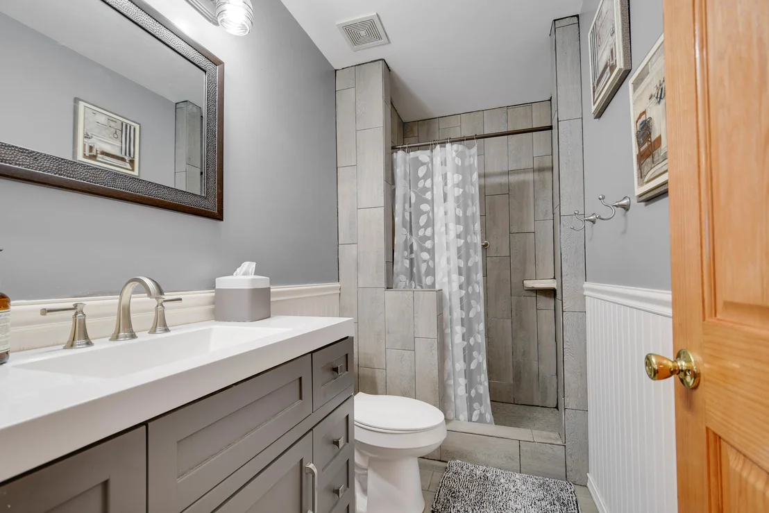 Photo of 7404 Fordham Lane