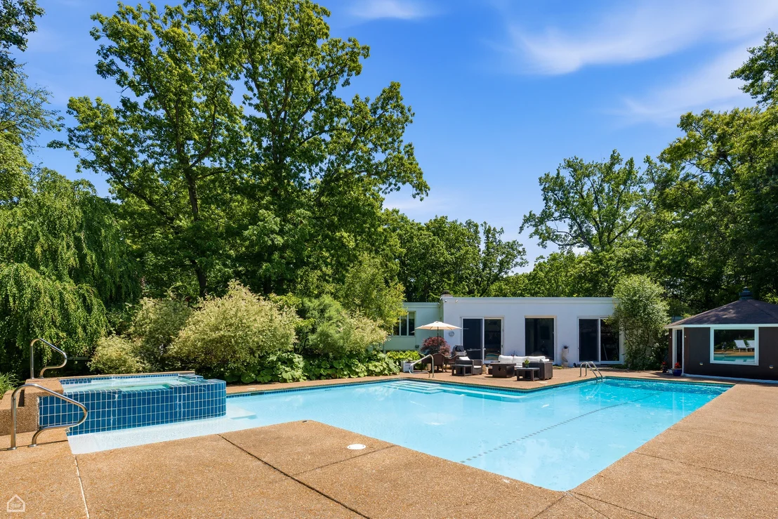 Photo of 1540 Grant Road