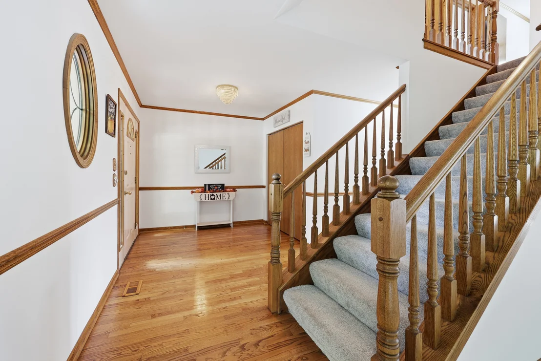 Photo of 655 Crest Drive