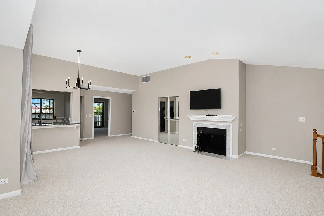 Photo of 622 Grosse Pointe Circle