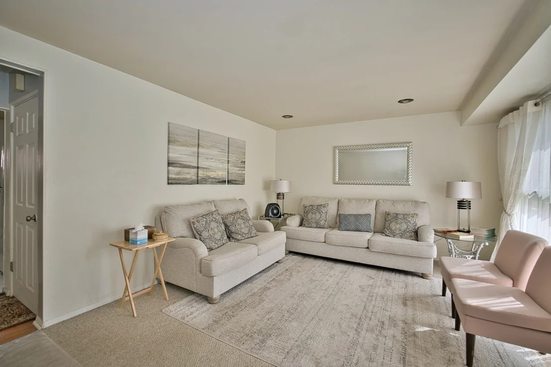 Photo of 6948 Beckwith Road