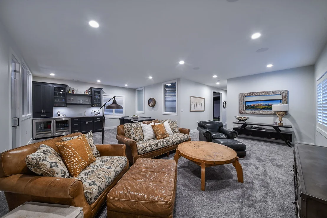 Photo of 618 N Wheaton Avenue