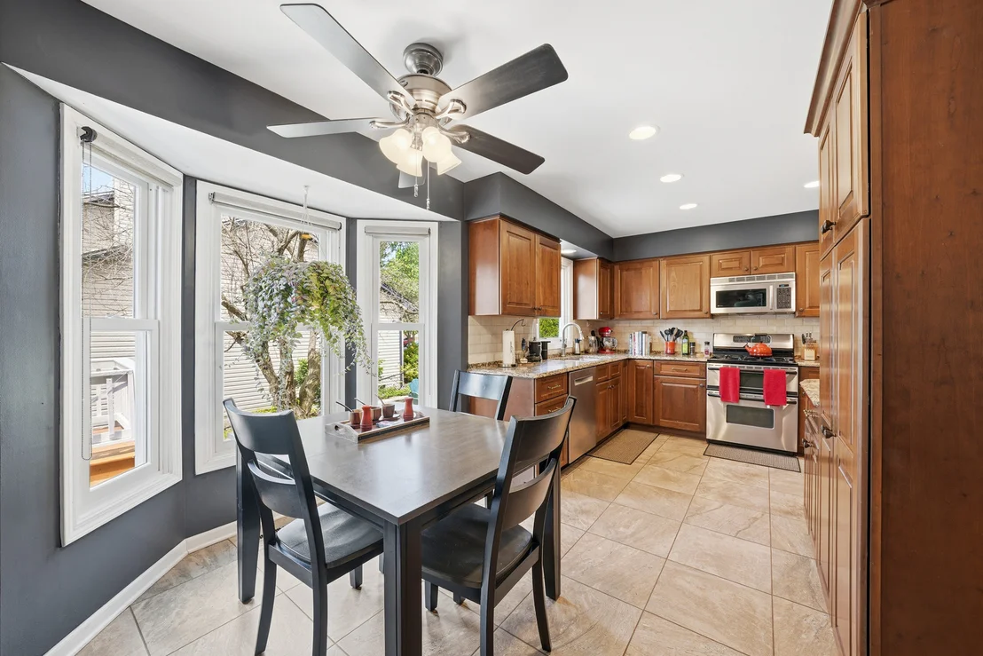 Photo of 260 Hillhurst Drive