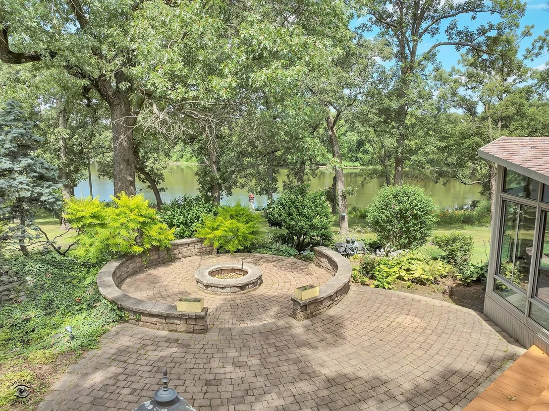 Photo of 864 Ash Drive