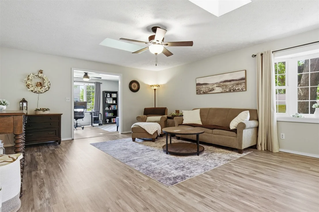 Photo of 501 Augustine Way