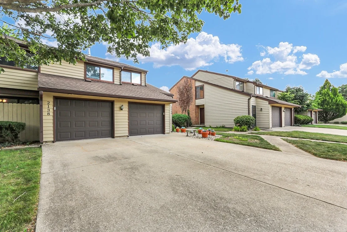 Photo of Unit 2138 at 2138 Harbortown Circle