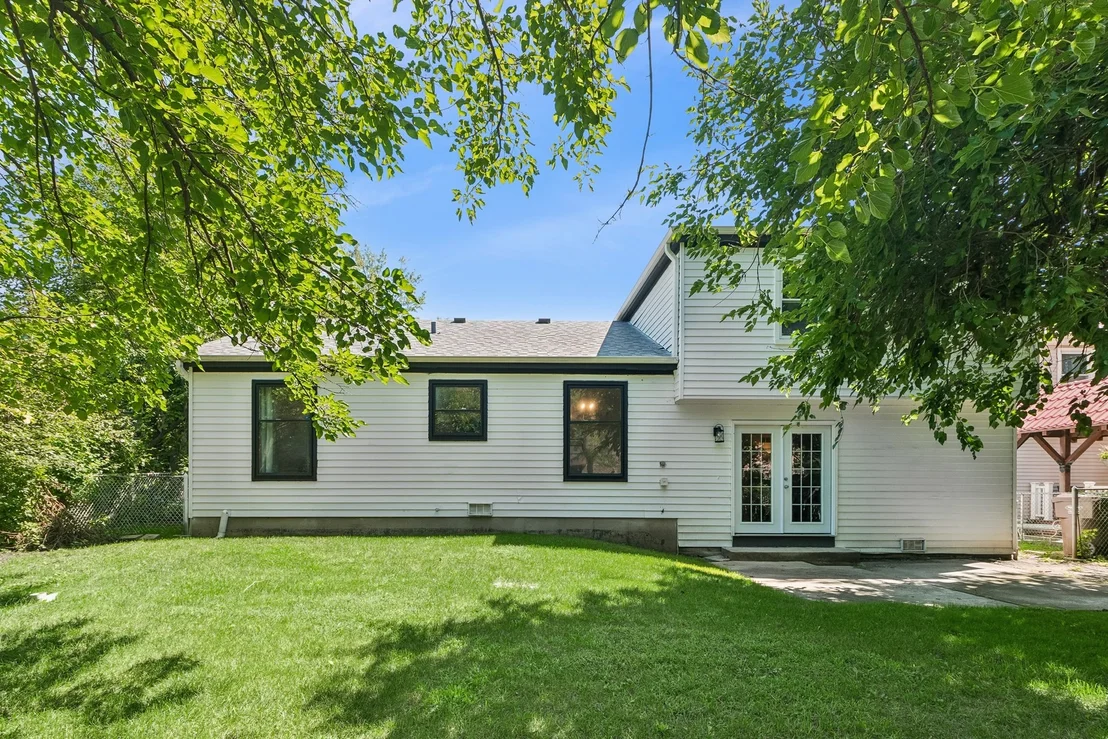 Photo of 17618 Stonebridge Drive