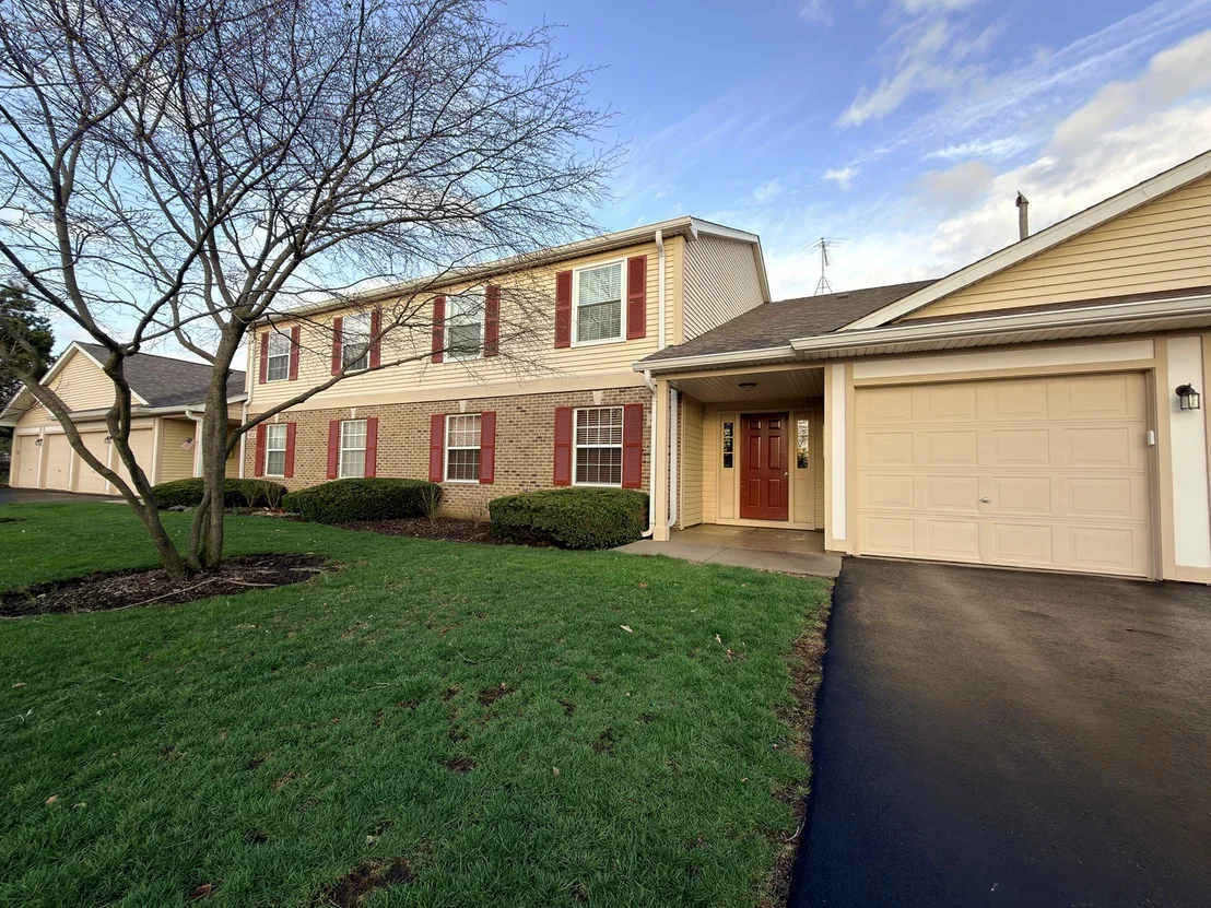 Photo of Unit A at 400 Woodview Circle