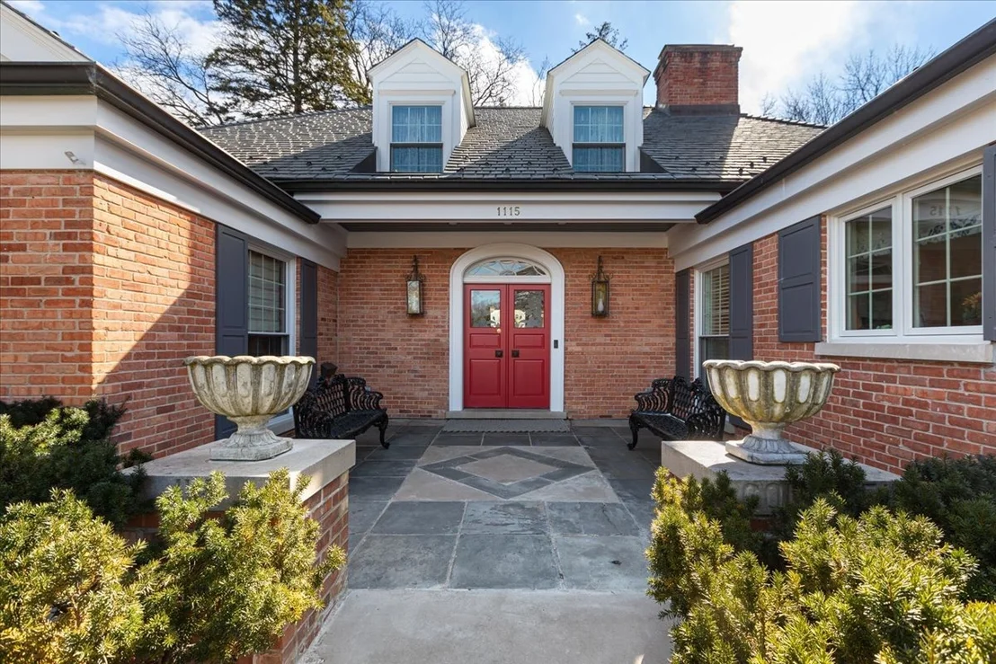Photo of 1115 Golfview Lane