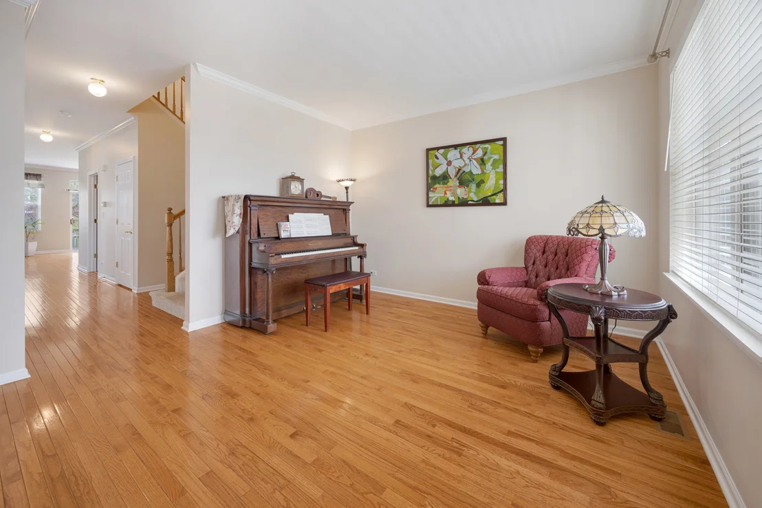 Photo of 566 Horizon Drive W