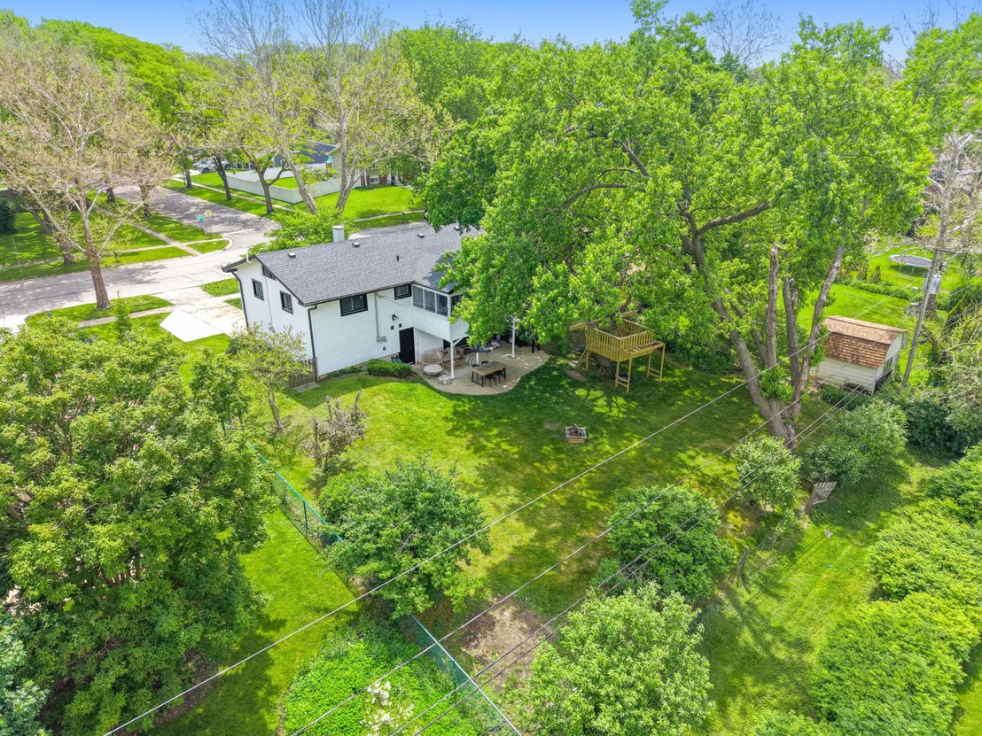 Photo of 2S550 Gray Avenue