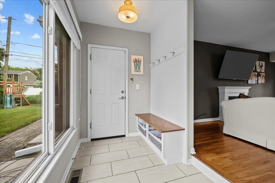 Photo of 1042 Gordon Terrace