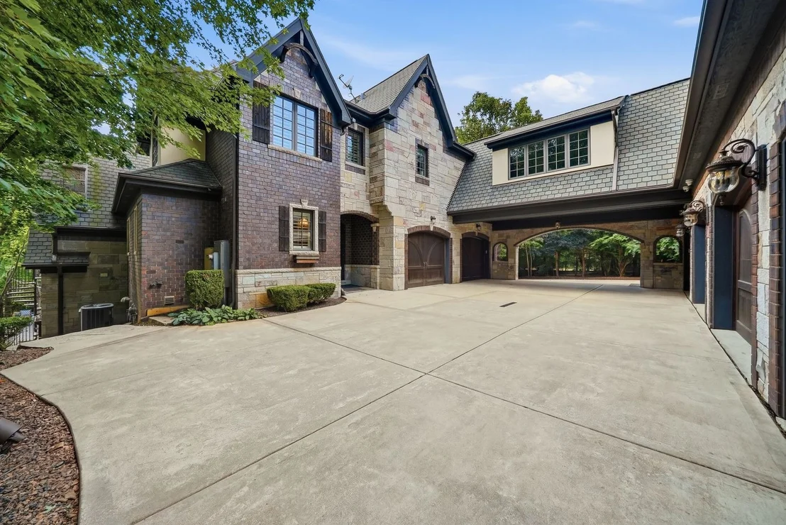 Photo of 501 Chatfield Road