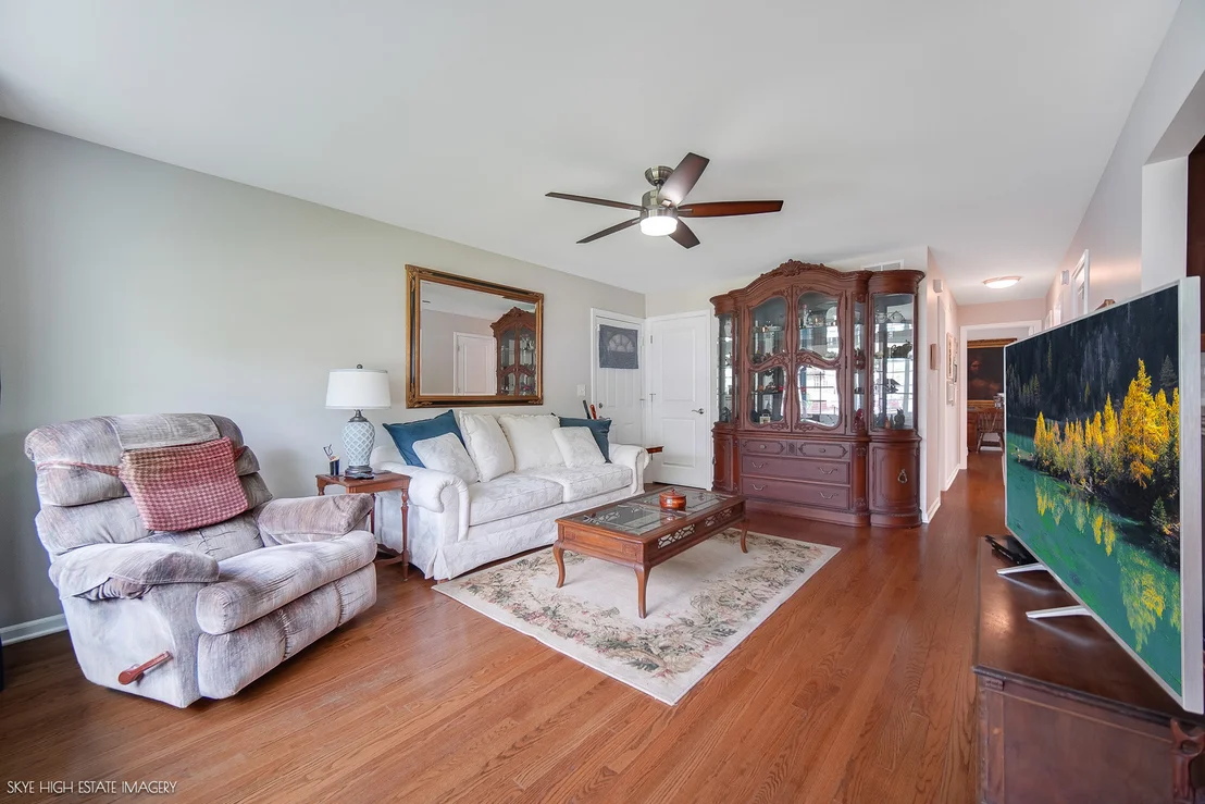Photo of 29 W. 31st. Place