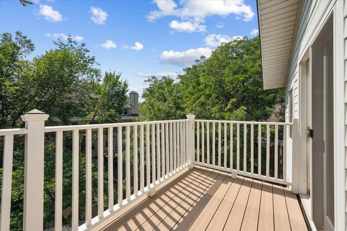 Photo of 837 W Junior Terrace