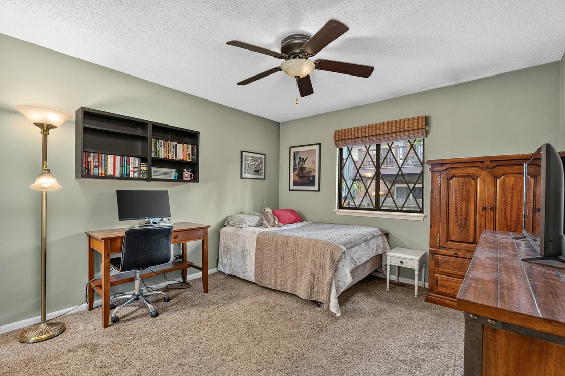 Photo of Unit 0 at 818 Shagbark Road