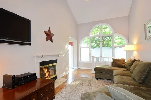 Photo of 350 Oak Circle