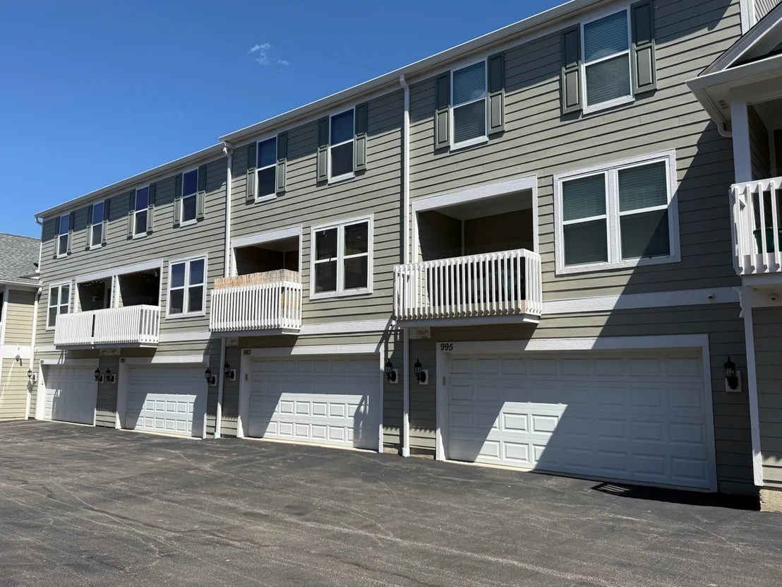 Photo of 995 Reserve Drive
