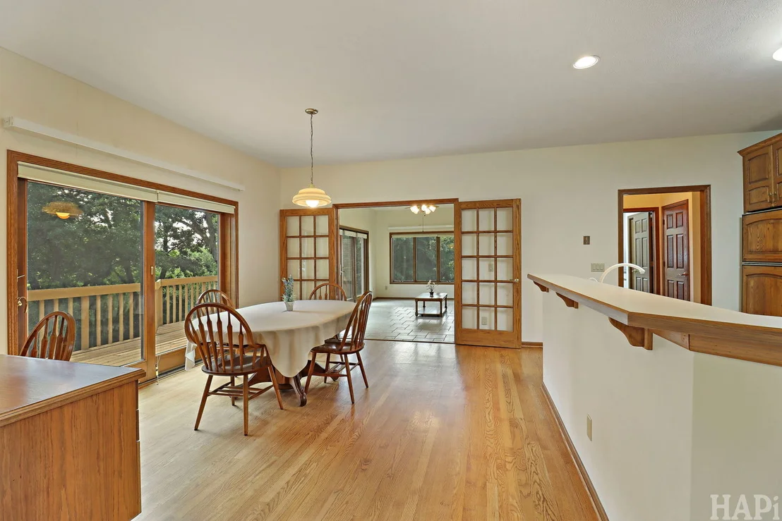 Photo of 2215 N Elmkirk Park