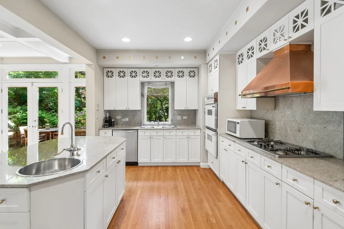 Photo of 770 Sheridan Road