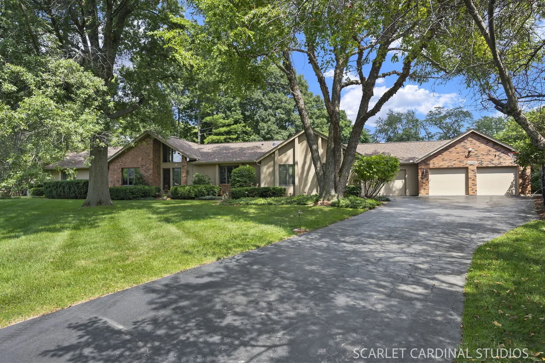 Photo of 11N091 Johnstown Road