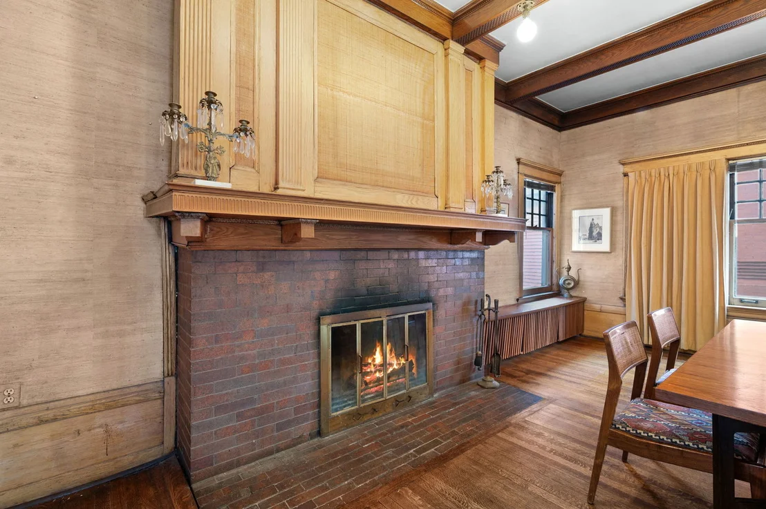 Photo of 832 W Junior Terrace