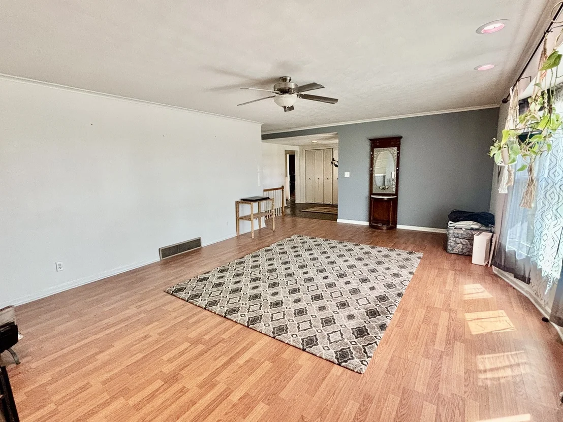 Photo of 1240 S Appleton Road