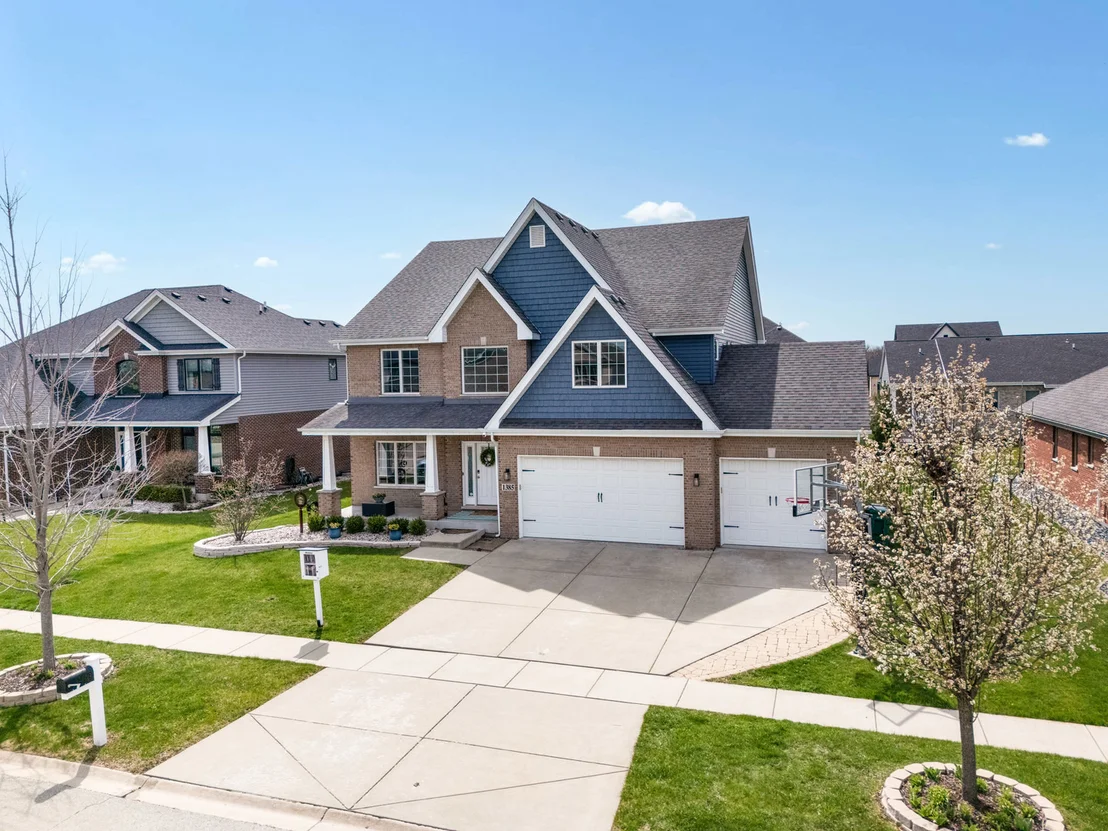 Photo of 1385 Overton Drive
