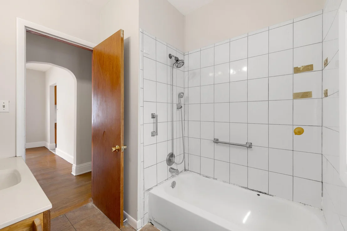 Photo of 13 W 37th Street