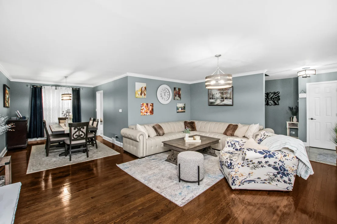 Photo of 715 S Naperville Road