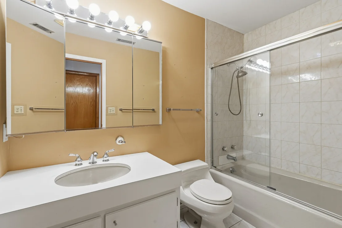 Photo of 324 Gina Drive